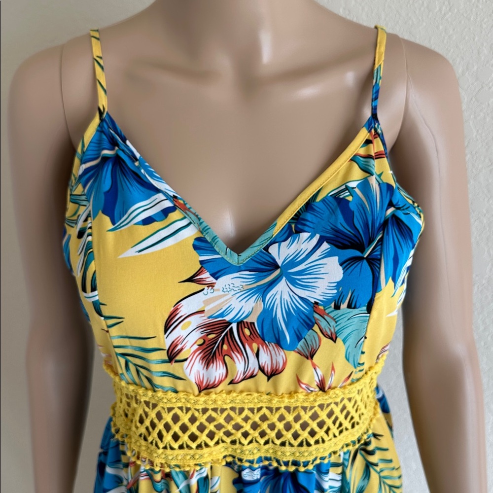 Floral Tropical Maxi Dress Smocked Back Flowy Size M - Picture 4 of 13